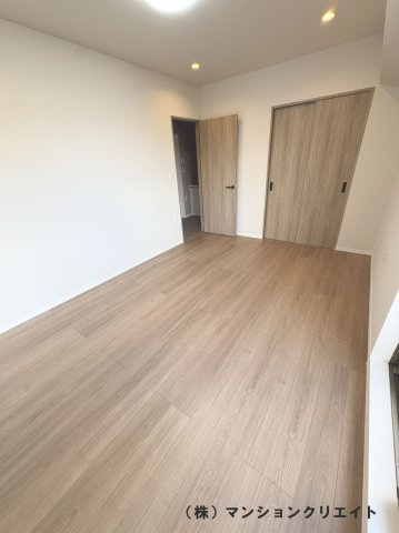 ビブレ高木（分譲ガレージ付き）の洋室|7.9帖