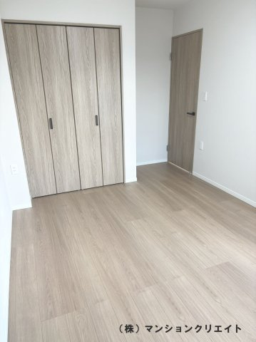 ビブレ高木（分譲ガレージ付き）の洋室|6.3帖