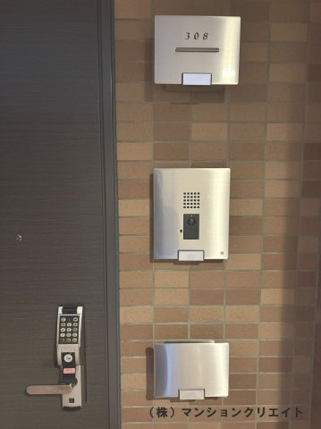 ビブレ高木（分譲ガレージ付き）の玄関