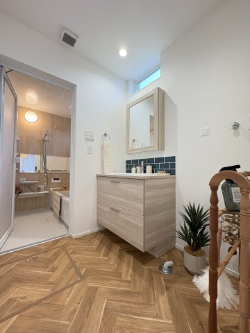 SEA & SUNLIGHT LIVING ― 本鵠沼リゾートハウス C棟 ―の洗面所