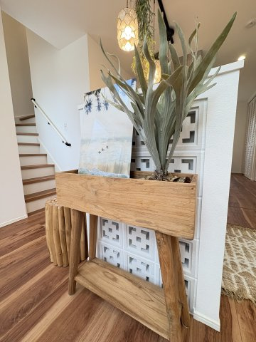 SEA & SUNLIGHT LIVING ― 本鵠沼リゾートハウス C棟 ―の居間・リビング