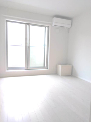 【居間・リビング】 | アズール中央 | 落ち着いた雰囲気の洋室♪