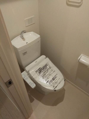 【トイレ】 | アズール中央 | 温水洗浄便座付き♪