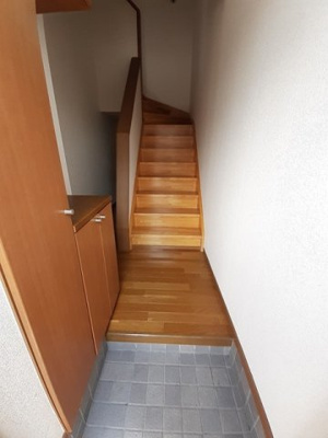 【玄関】 | ガーデンハイツ | きれいな玄関です