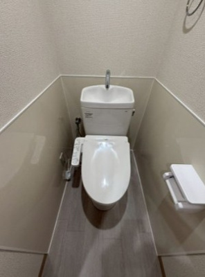 【トイレ】 | ヴィラ井荻 | 温水洗浄便座。