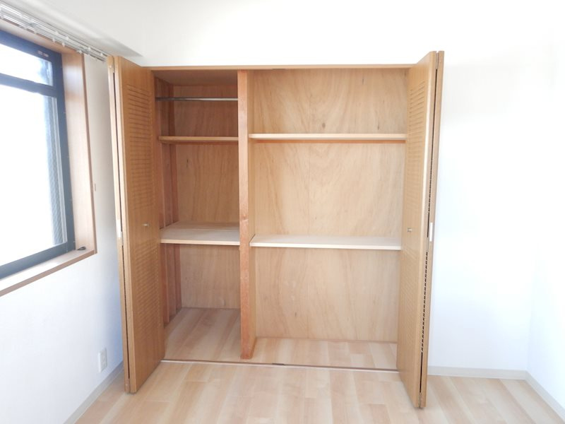 ラ・シャトーサンクの収納|洋室５帖