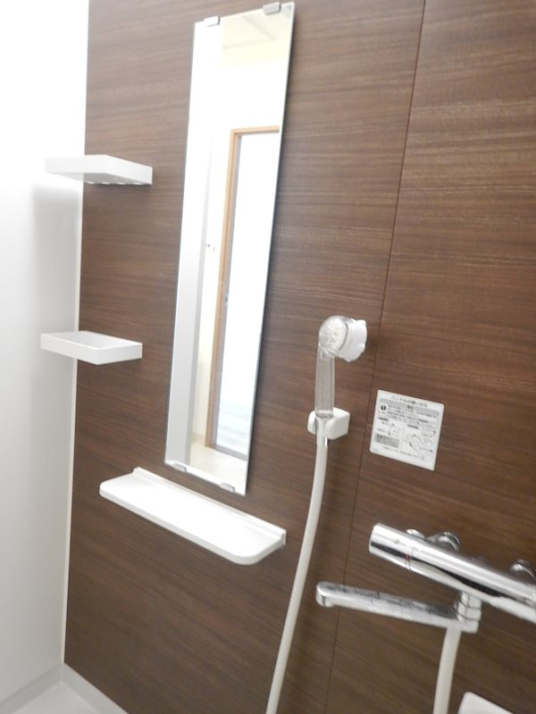 ラ・シャトーサンクの浴室|シャワー