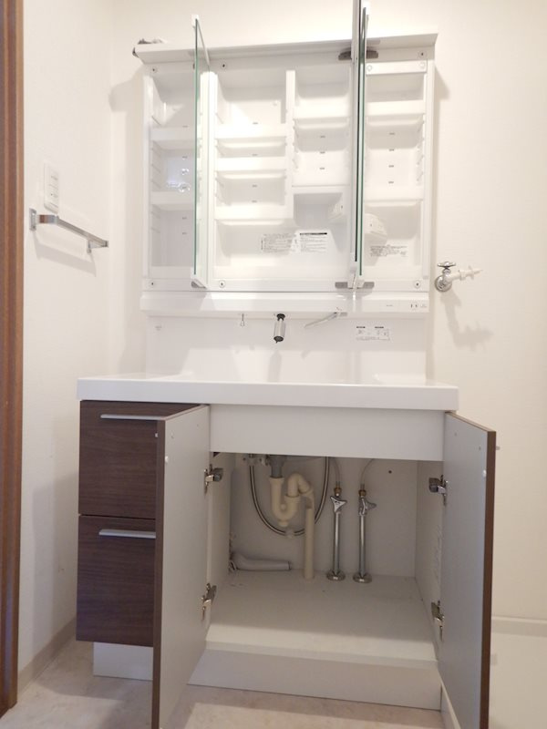 ラ・シャトーサンクの洗面所|収納スペース