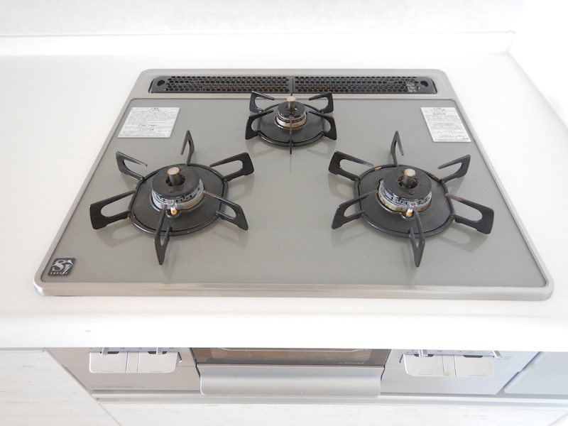 ラ・シャトーサンクのキッチン|３口ガスコンロ