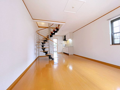 【居間・リビング】 | Breeze YAMADA【名古屋市賃貸・メゾネット】