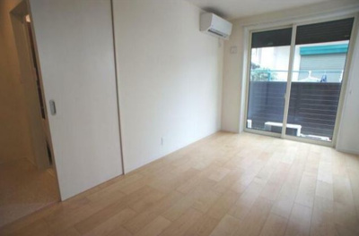 【内装】 | Vieuno TN | 窓が大きくて開放感があります。