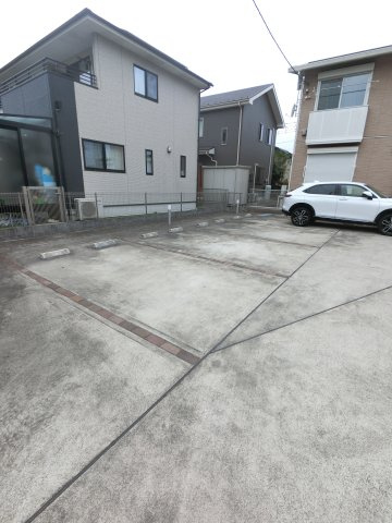 サンモール・アヴァンセの駐車場