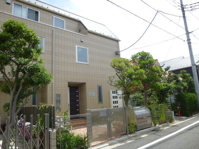 メイプル　コート　駒沢のエントランス|毎日通るエントランスはこのようになっています