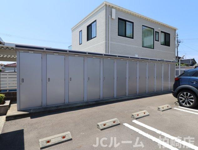 柏崎市松波３丁目のアパートの駐車場