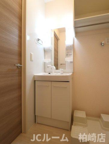 柏崎市松波３丁目のアパートの洗面所