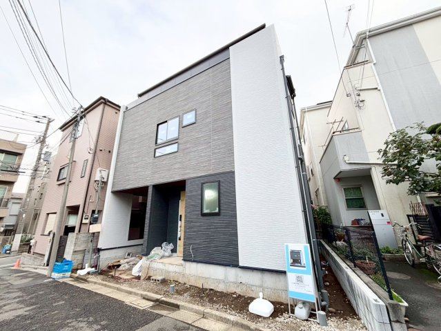 板橋区弥生町　新築戸建の外観|2025年11月完成予定！

現地ご見学希望・資料請求などお気軽にお問い合わせ下さい！
03-5990-5201