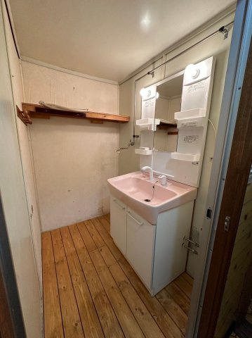 釧路市北園１丁目のアパートの洗面所