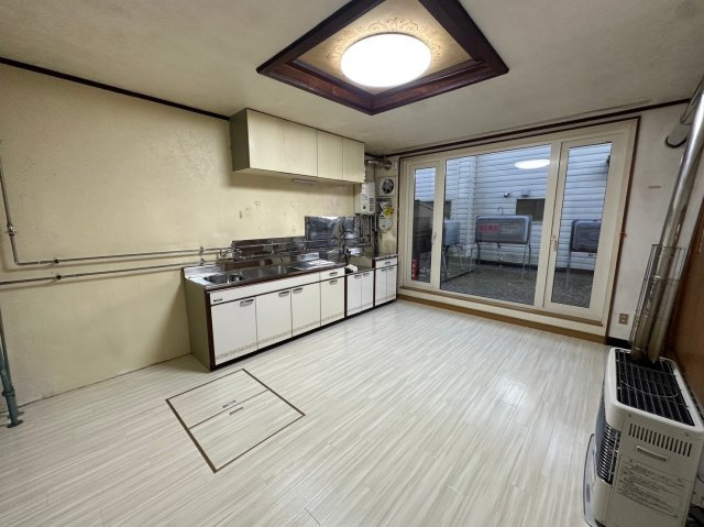 上野ハイツの居間・リビング