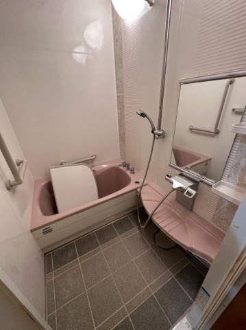 釧路市北園１丁目のアパートの浴室