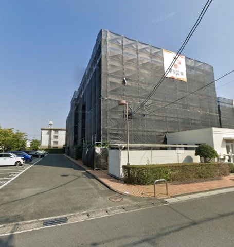 芳川ハイツ１号棟　中央区恩地町の外観|現在、外壁塗装の大規模修繕を実施中。