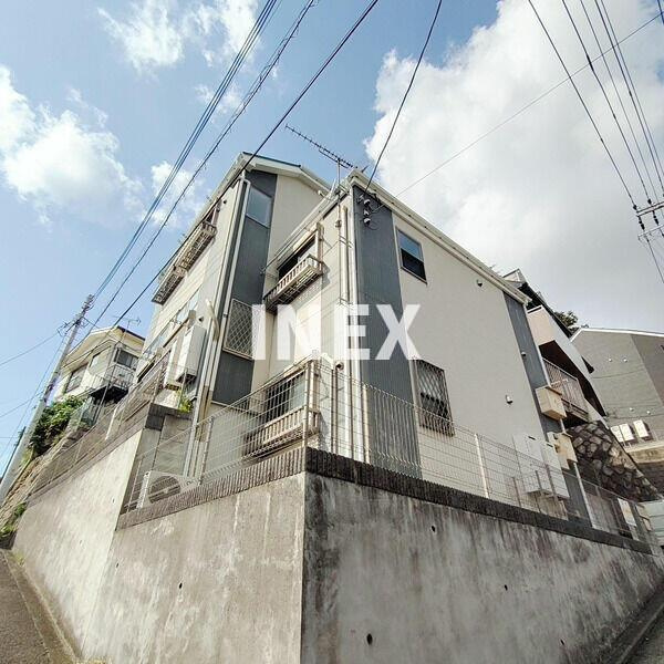 横浜市神奈川区大口仲町のアパートの外観