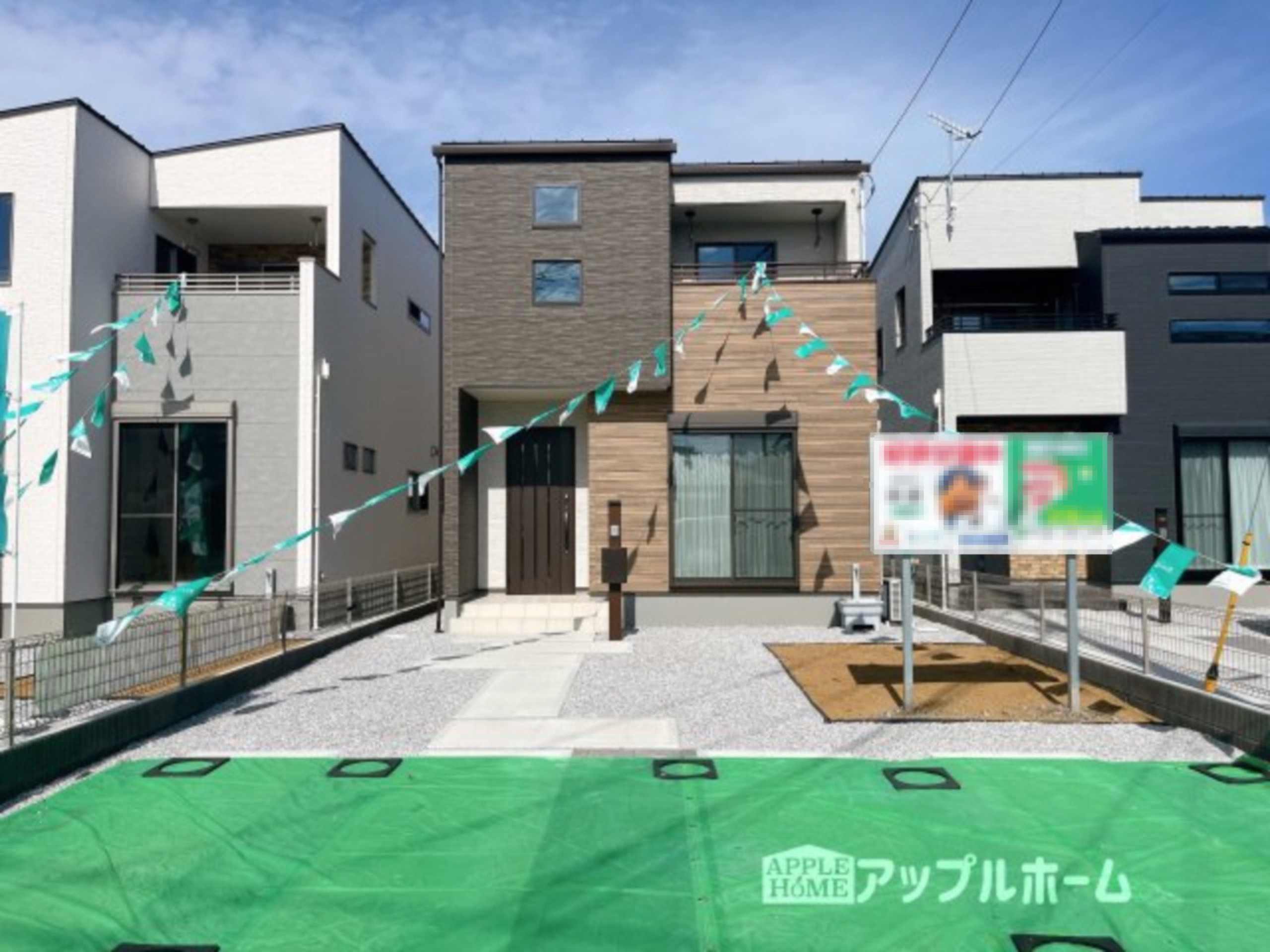 深谷市原郷 新築一戸建て 第5期 全11棟の前面道路含む現地写真|駐車場は並列駐車2台分☆来客時も安心です♪セカンドカー用にもお使いいただけます。