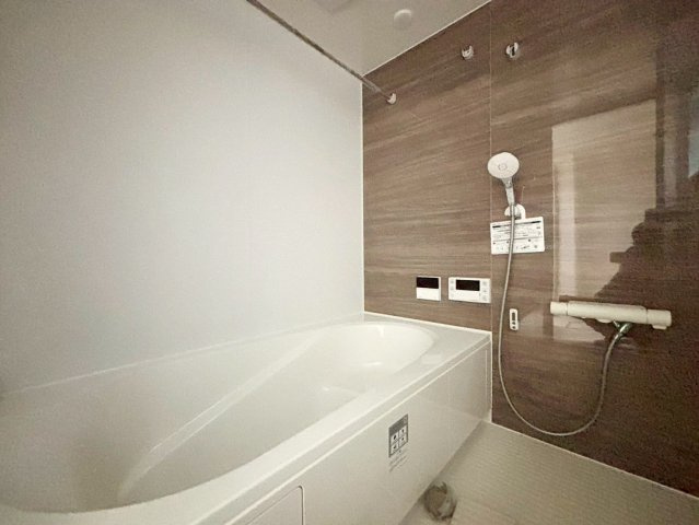 世田谷区野毛3丁目　新築戸建　残1棟の浴室|追い焚き機能付きのため、帰りが遅くなった日にも温かい湯船に浸かって疲れを癒すことができます。

現地ご見学希望・資料請求などお気軽にお問い合わせ下さい！
03-5990-5201