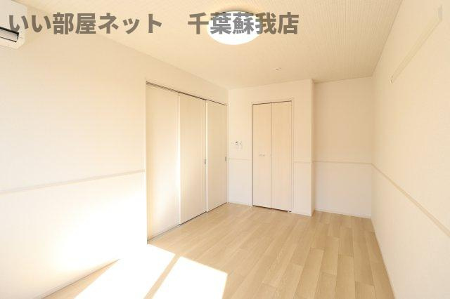 ヴィラ・オアシスの洋室|落ち着いた色調の洋室です