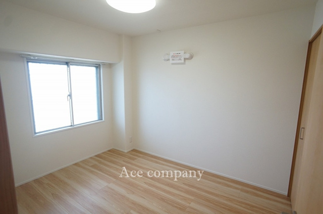 【子供部屋】 | ハイム鴻池 | 【洋室5.3帖】エアコン先行配管済みです☆