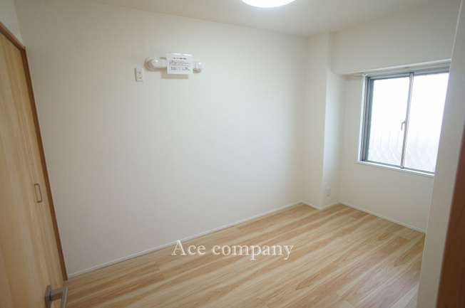 【子供部屋】 | ハイム鴻池 | 【洋室4.8帖】エアコン先行配管済みです☆