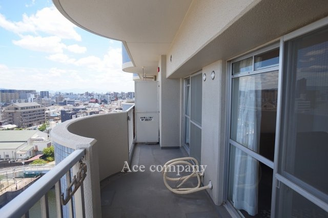 【バルコニー】 | ファミールハイツ城東A棟 | 東向きのバルコニーです☆