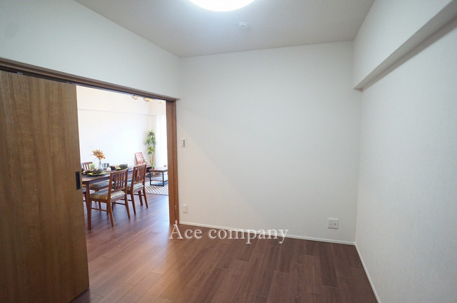 【子供部屋】 | ファミールハイツ城東A棟 | 【中央：洋室4.5帖】