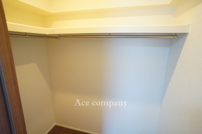 【収納】 | ファミールハイツ城東A棟 | 【西側：洋室5帖】のウォークインクローゼット内です♪