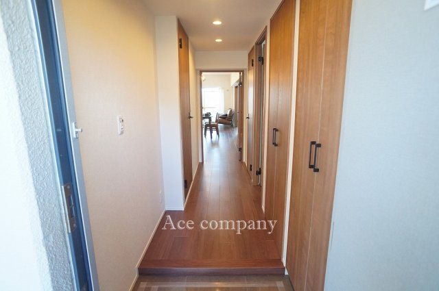 【玄関】 | ファミールハイツ城東A棟 | シューズボックス＋物入収納が並んであります♪