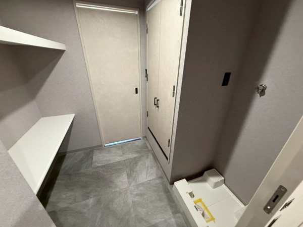 【収納】 | 脱衣所の隣には大容量の収納スペースがございます。