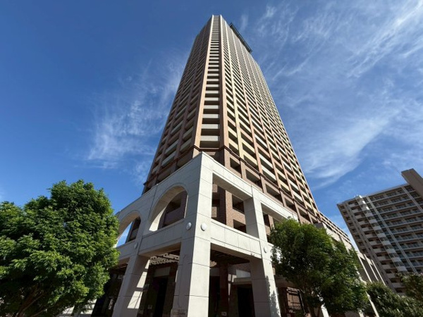 【外観】 | 所有者特典として、マンション所有のキャンピングカー貸し出し(有料)や、南紀のリゾートマンションの利用(有料)等もございます。