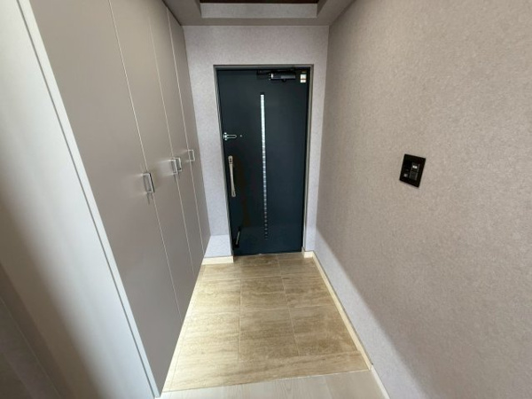 【玄関】 | 玄関も大量に荷物を収納できます。