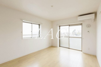 【居間・リビング】 | クーチャ 万願寺 | 洋室のお部屋です。