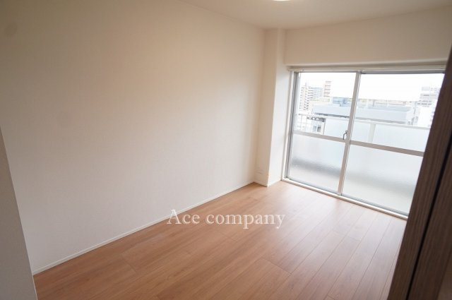 【子供部屋】 | 天王寺スカイハイツ | 【洋室5.2帖】バルコニーに面したお部屋です☆