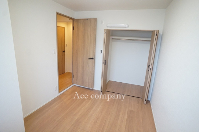 【寝室】 | 天王寺スカイハイツ | 【洋室5.3帖】クローゼット完備です♪