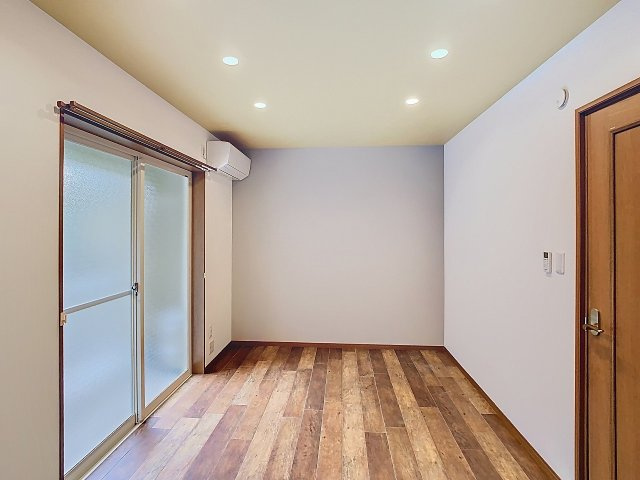 エクス・アンの洋室