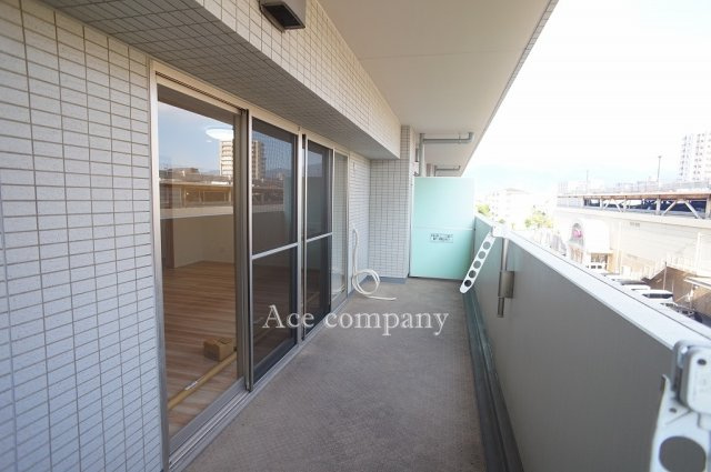 【バルコニー】 | ライオンズマンション鴻池新田 | 十分な広さを確保した南向きのバルコニーです☆