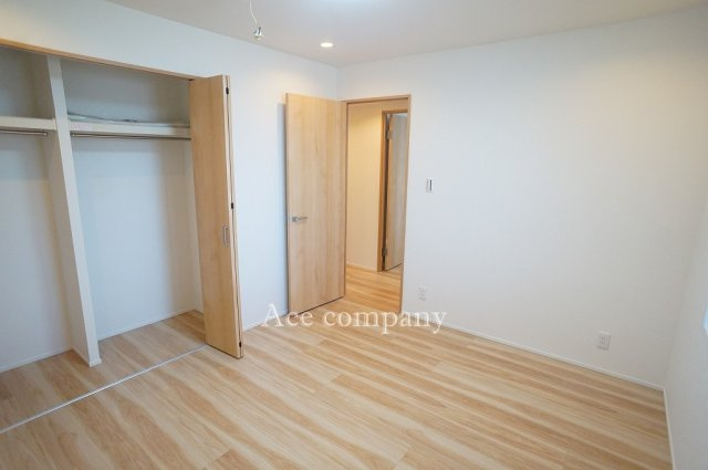 【寝室】 | ライオンズマンション鴻池新田 | 【洋室6.5帖】クローゼット完備です♪