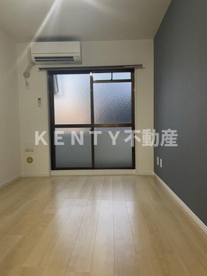 【居間・リビング】 | ハイタウン旗の台 | こちらの居間で趣味の時間をお楽しみください