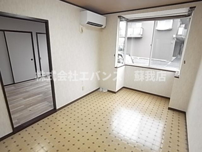 【居間・リビング】 | フレグランス・ツエム | ゆったり過ごせる居間です