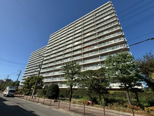 【外観】 | 地下1階付15階建、総戸数389戸の大規模レジデンスです♪
ペット飼育は不可となっています。