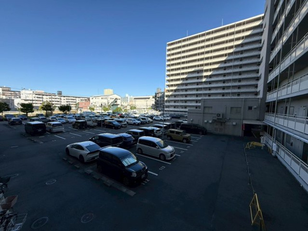 【駐車場】 | 敷地内駐車場です♪