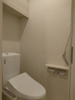 【トイレ】 | セルディーナ松波 | 温水洗浄便座・収納棚付き