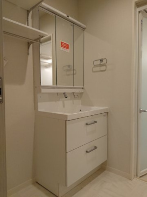 【洗面所】 | セルディーナ松波 | 3面鏡付独立洗面
