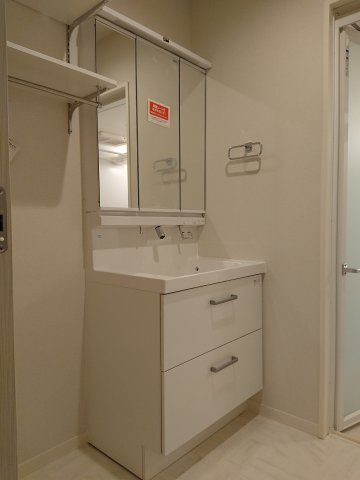 【洗面所】 | セルディーナ松波 | 3面鏡付独立洗面